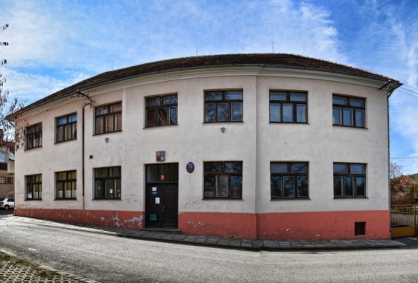 Budova OÚ Hřiměždice
